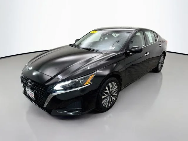 Used 2023 Black Nissan 2.5 SV image 3