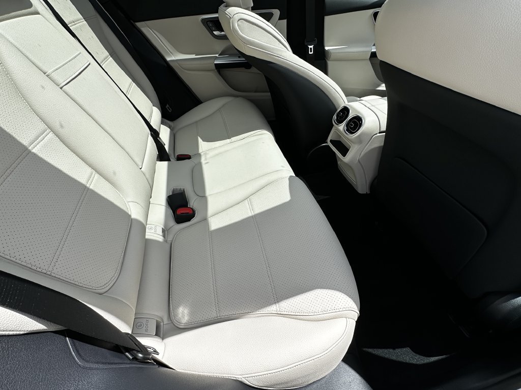 New 2026 Polar White Mercedes-Benz GLC 300 image 55