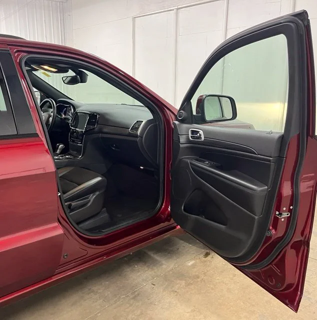 Used 2022 Red Jeep Laredo X image 17