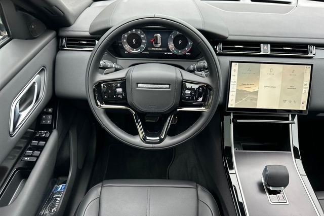 New 2026 Santorini Black Land Rover Dynamic SE image 13