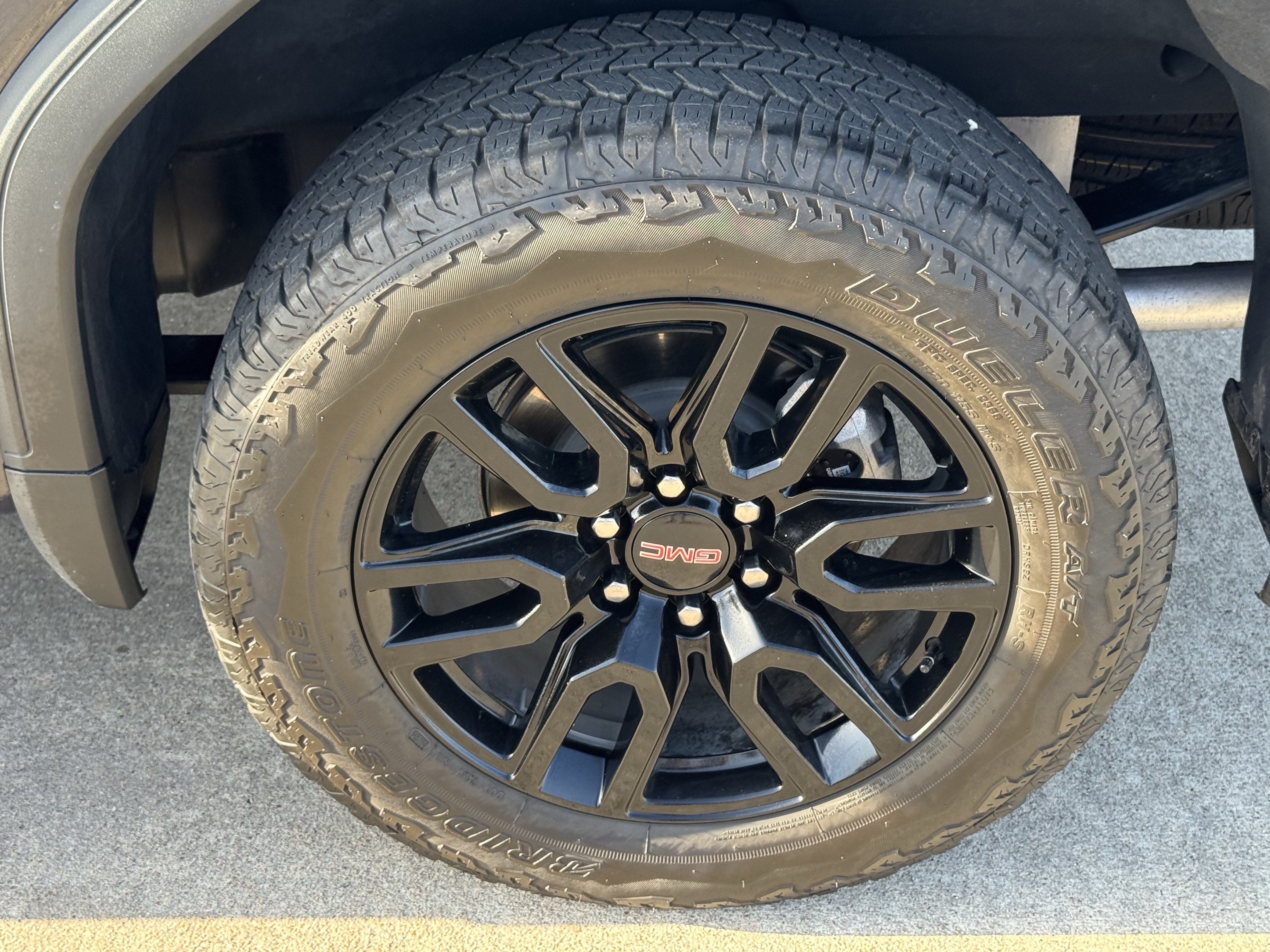 Used 2025 Titanium Rush Metallic GMC Elevation image 8