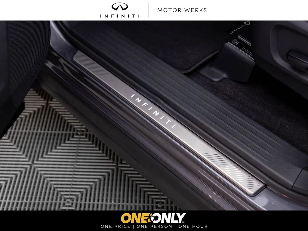 New 2027 GRAPHITE SHADOW INFINITI Luxe AWD image 14