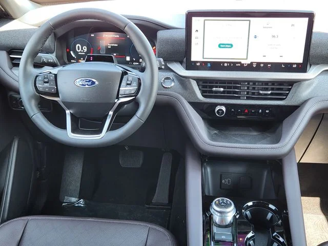 New 2026 Star White Metallic Tri-Coat Ford Platinum™ image 26