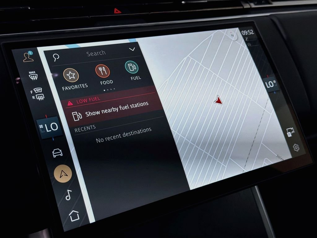 New 2027 Fuji White Land Rover SE image 13