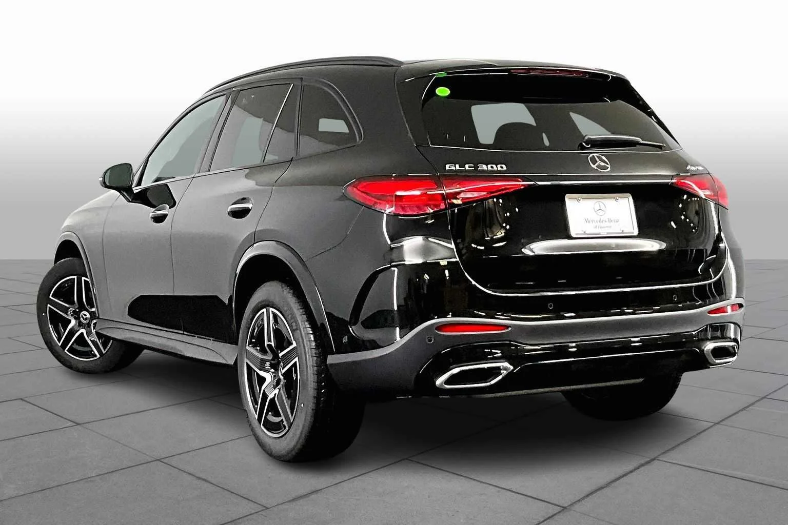 New 2026 Obsidian Black Metallic Mercedes-Benz GLC 300 image 4