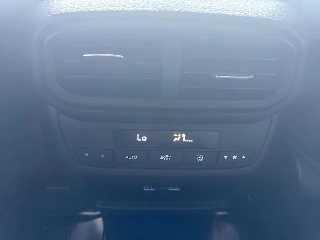 Used 2023 Silver Honda EX-L image 9