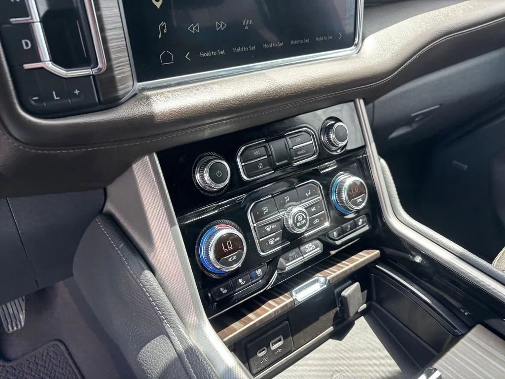 Used 2022 Green GMC Denali image 16