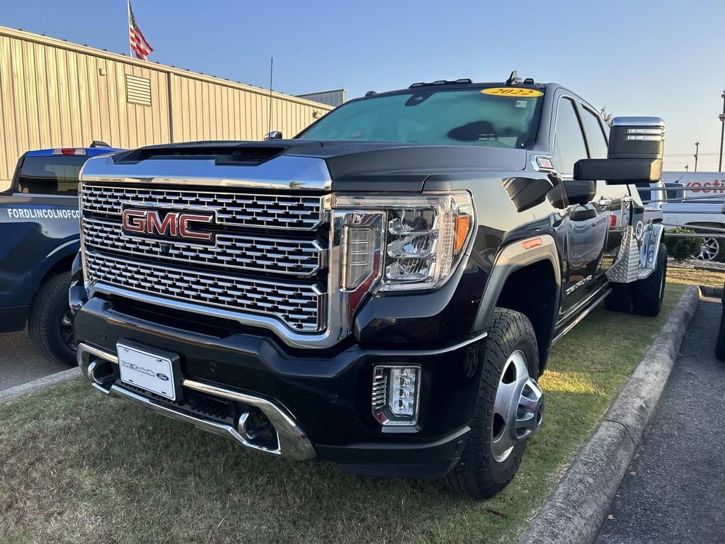 Used 2022 Ebony Twilight Metallic GMC Denali image 5