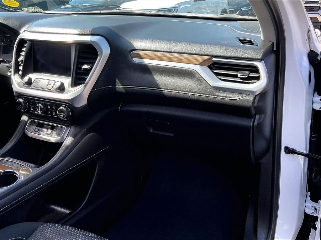 Used 2023 White GMC SLE image 13