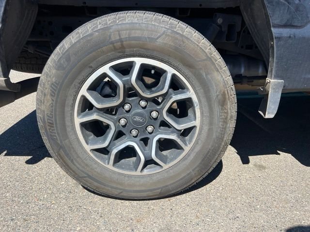 Used 2022 Black Ford XLT image 5