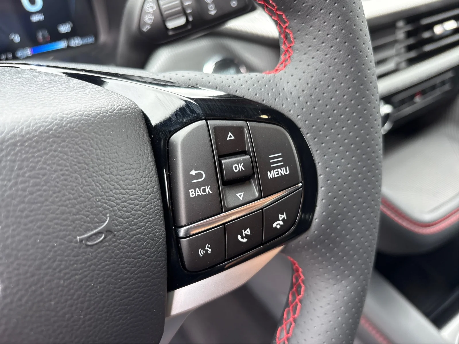 New 2026 Carbonized Gray Metallic Ford ST-Line image 23