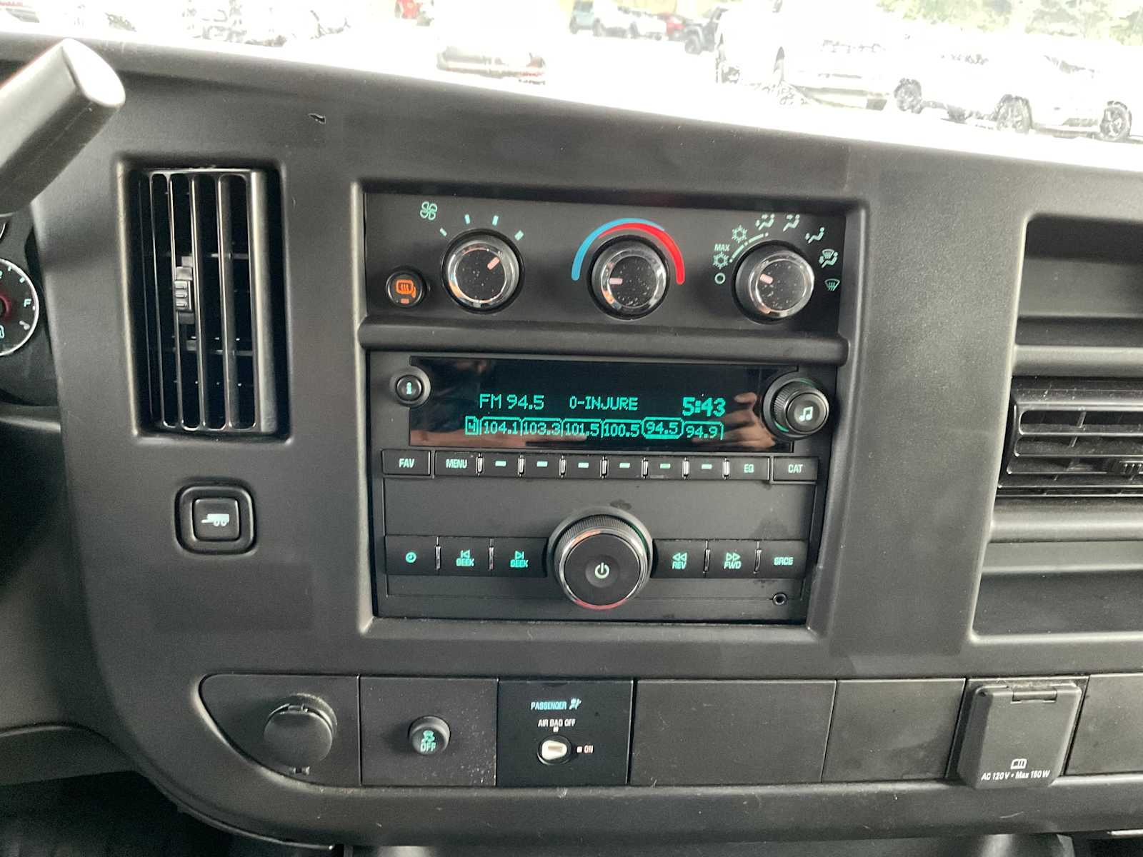 Used 2025 Summit White Chevrolet  image 18
