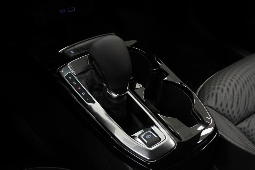 New 2026 Summit White Chevrolet ACTIV image 18