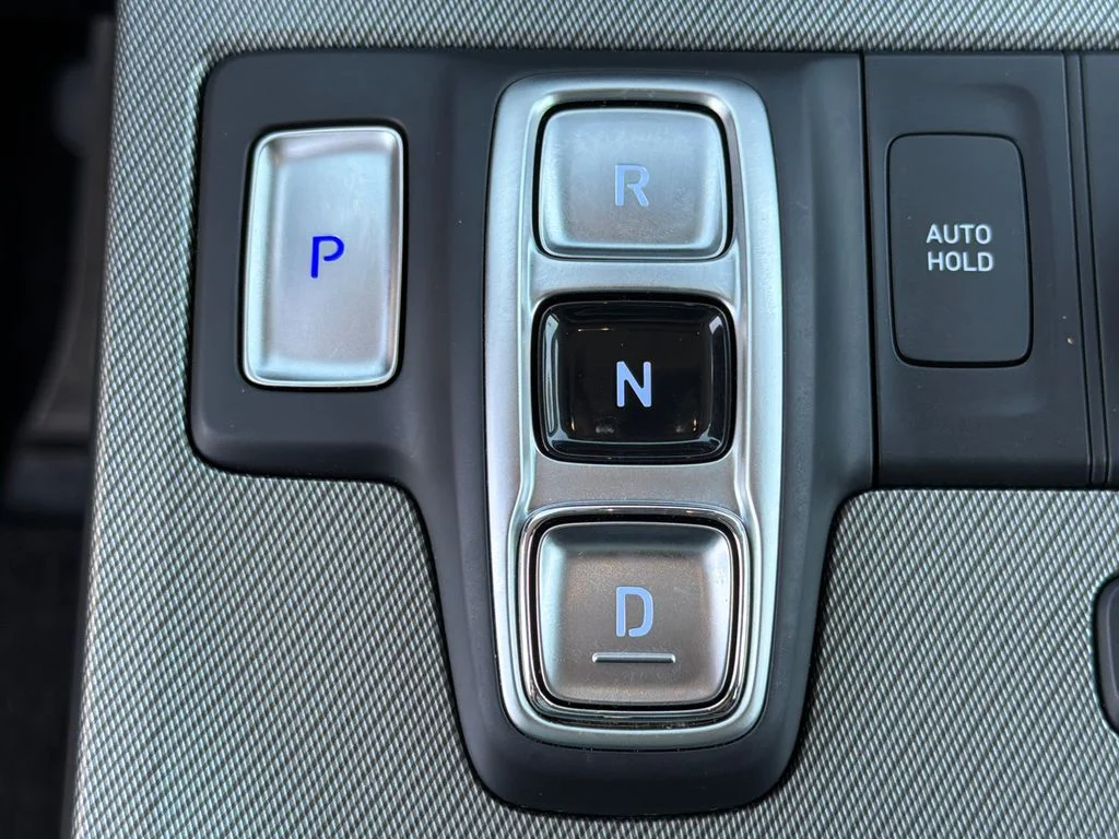 Used 2024 Silver Hyundai SEL image 32