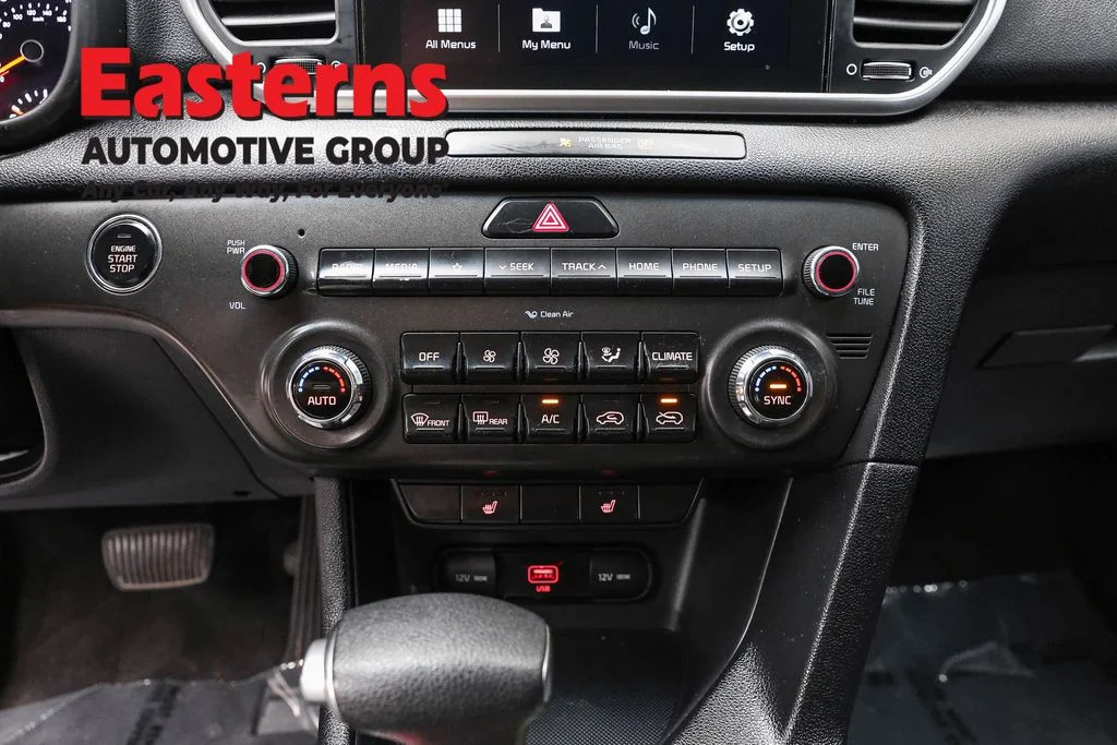 Used 2022 White Kia LX image 20
