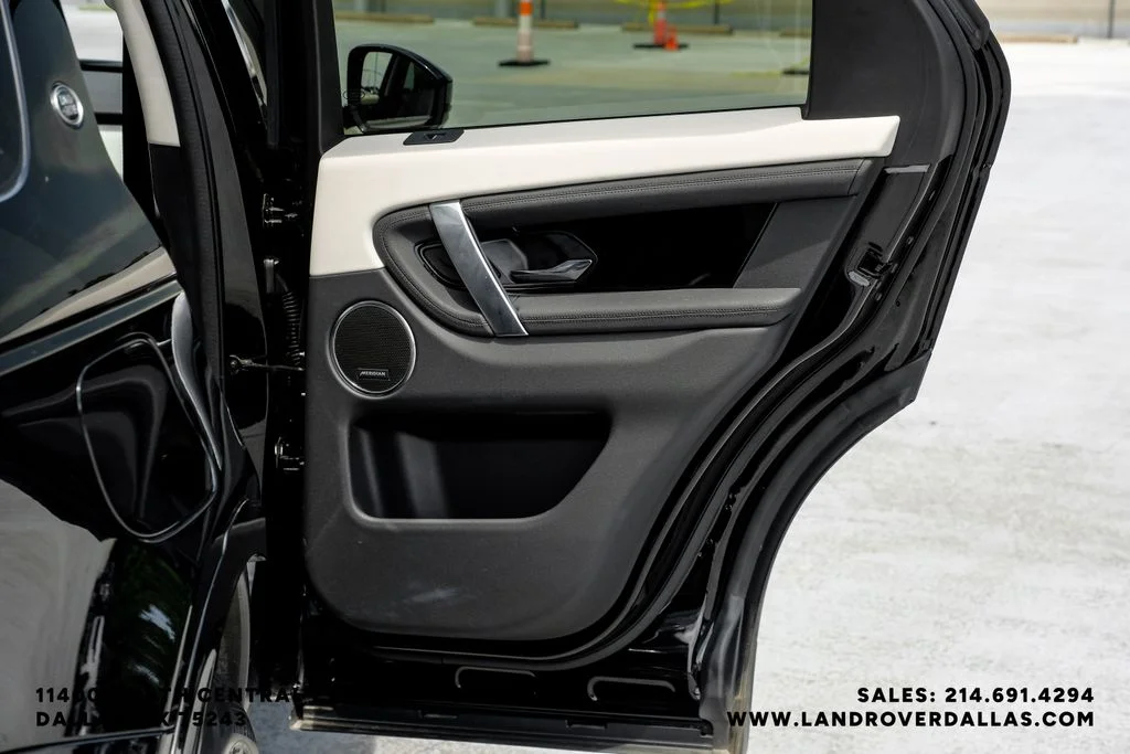 Used 2025 Black Land Rover S image 47