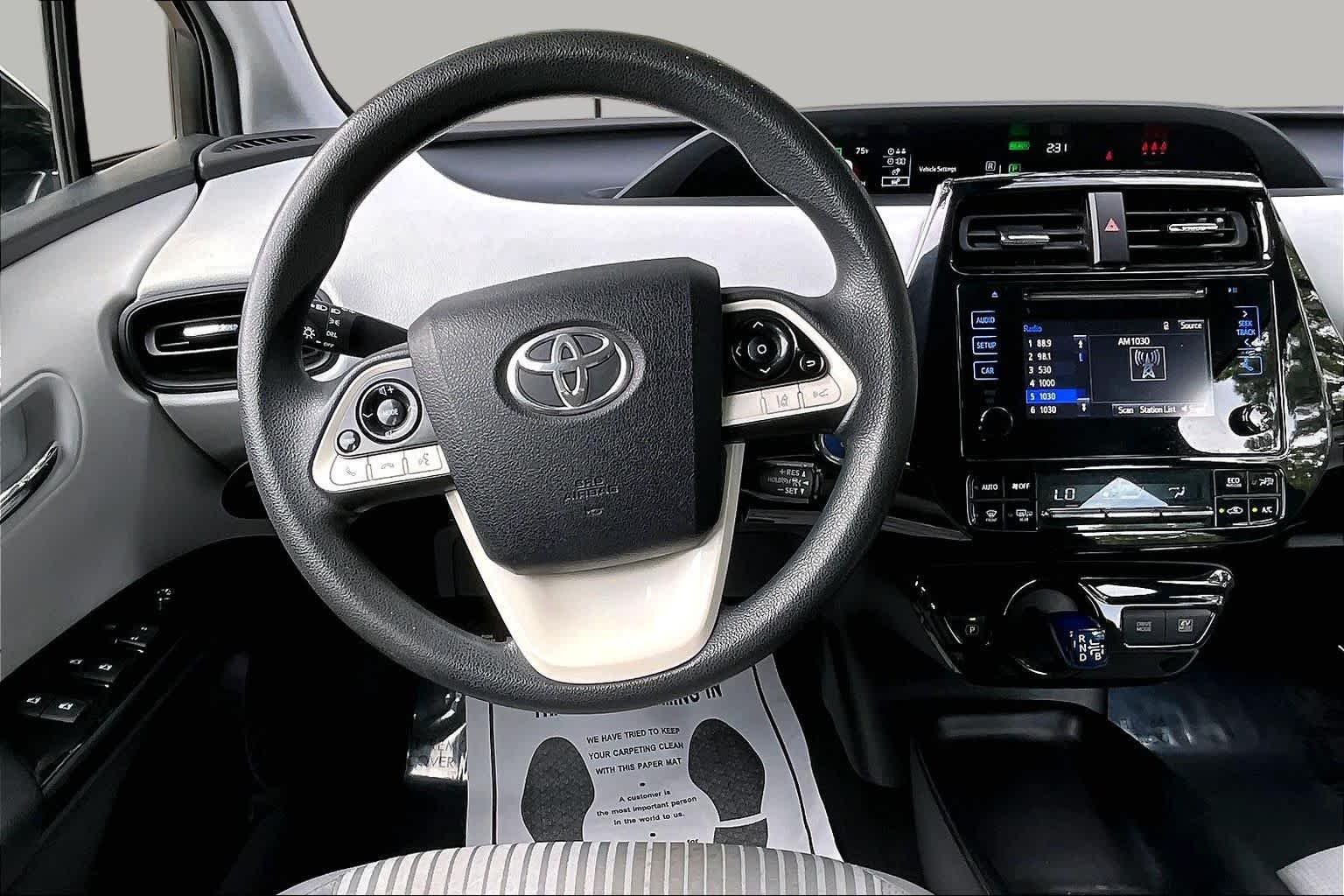 Used 2017 Blizzard Pearl Toyota Two image 6