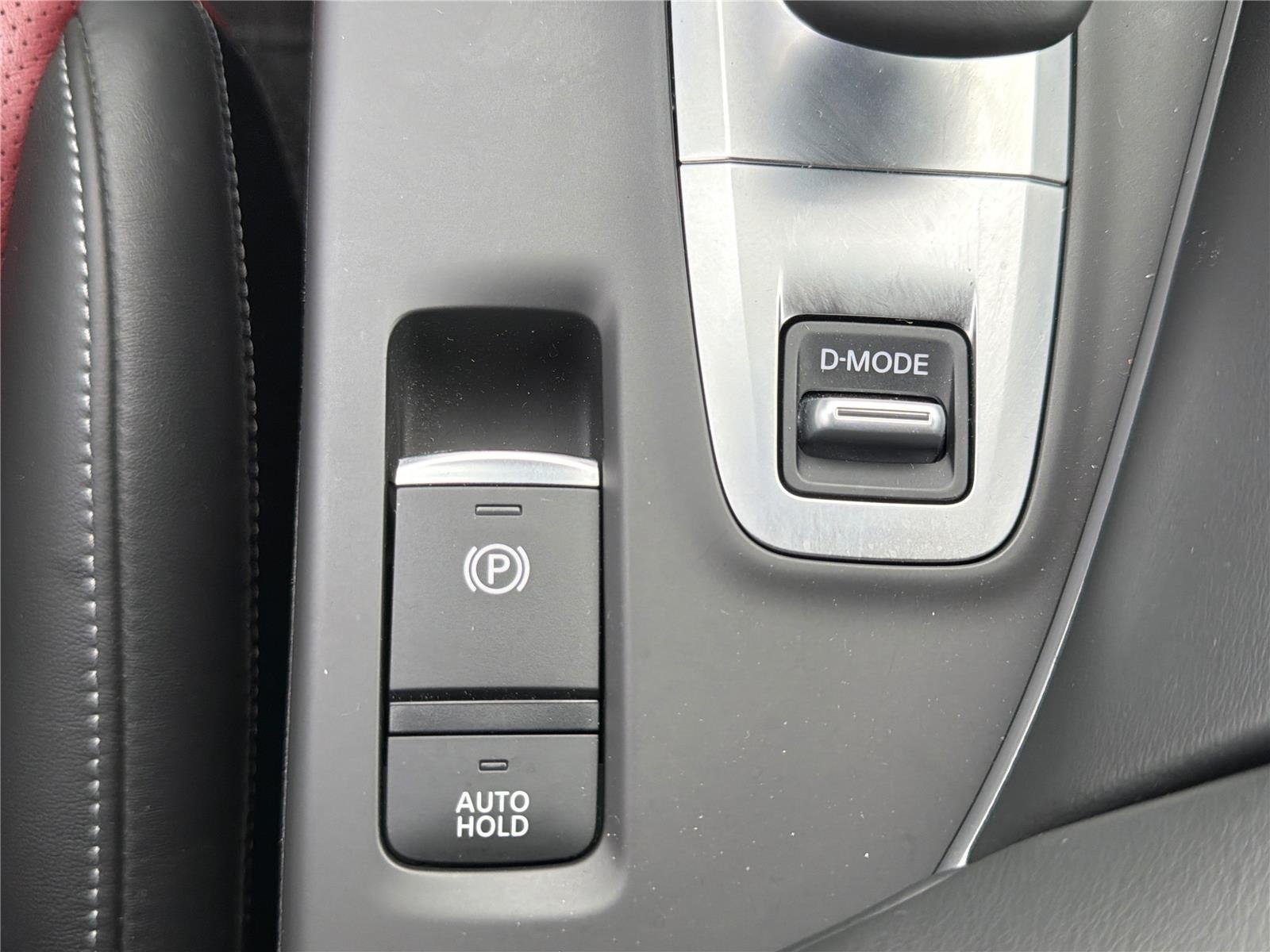 Used 2023 Radiant White INFINITI SPORT image 11