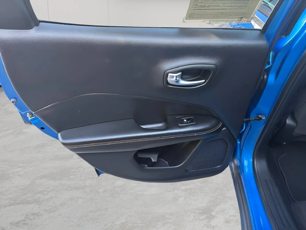 Used 2018 Laser Blue Pearlcoat Jeep Sport image 6