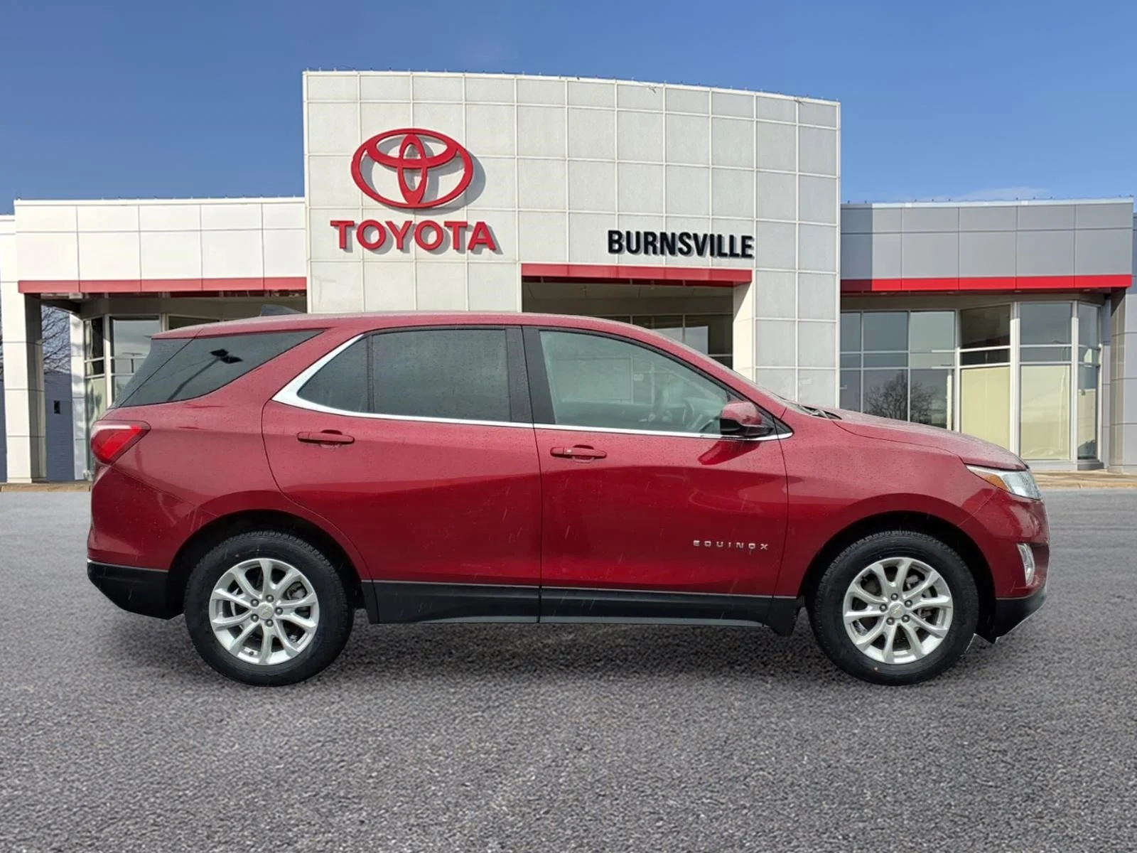 Used 2021 Chevrolet Equinox LT with VIN 2GNAXKEV6M6134743 for sale in Burnsville, Minnesota