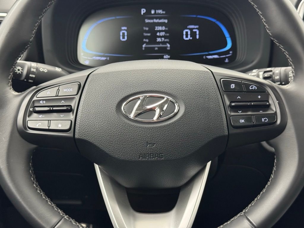 Used 2025 Lunar White Hyundai SEL image 19