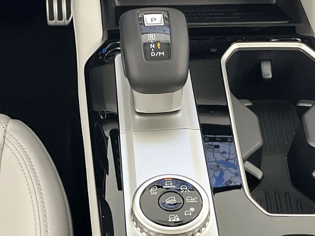 2025 Mitsubishi Outlander Plug-in Hybrid Platinum Edition - Photo 13