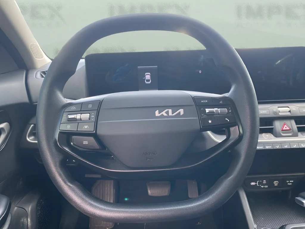 Used 2025 Gray Kia LXS image 11