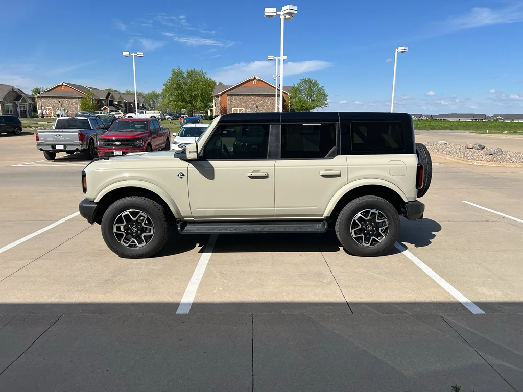 Used 2025 Desert Sand Ford Outer Banks image 5