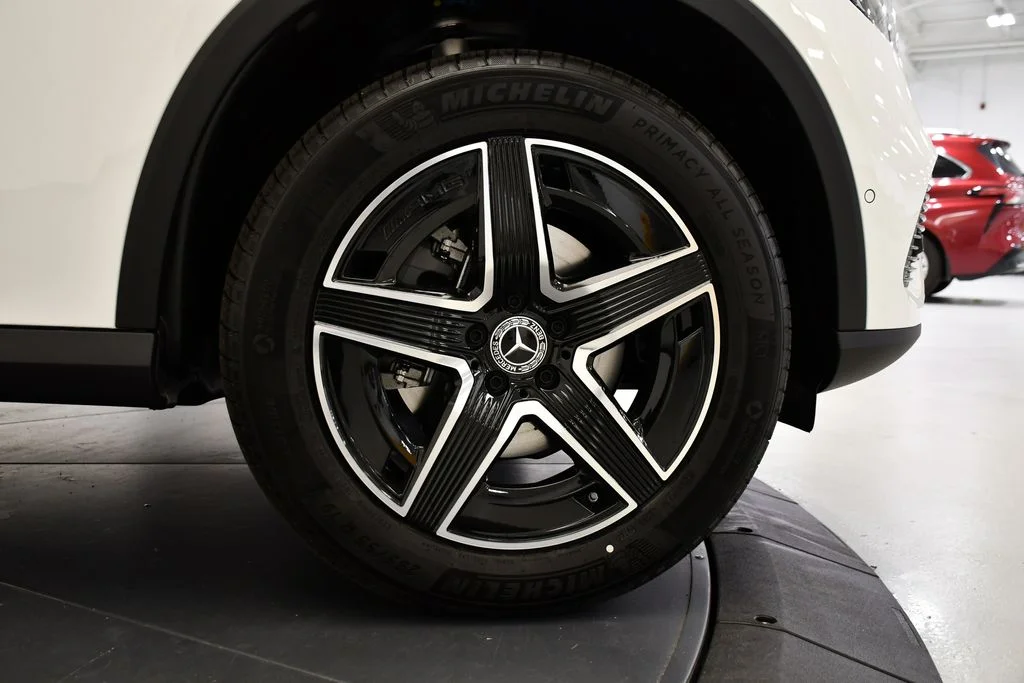 New 2026 Polar White Mercedes-Benz GLC 300 image 16