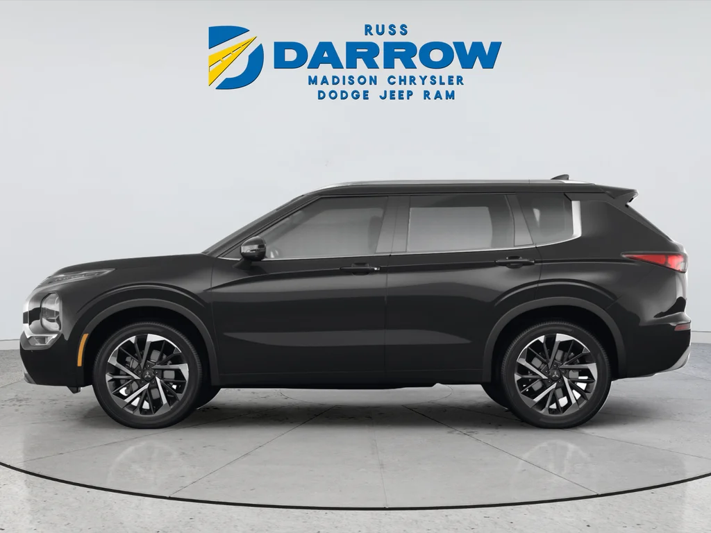 Used 2023 Black Mitsubishi SE image 2