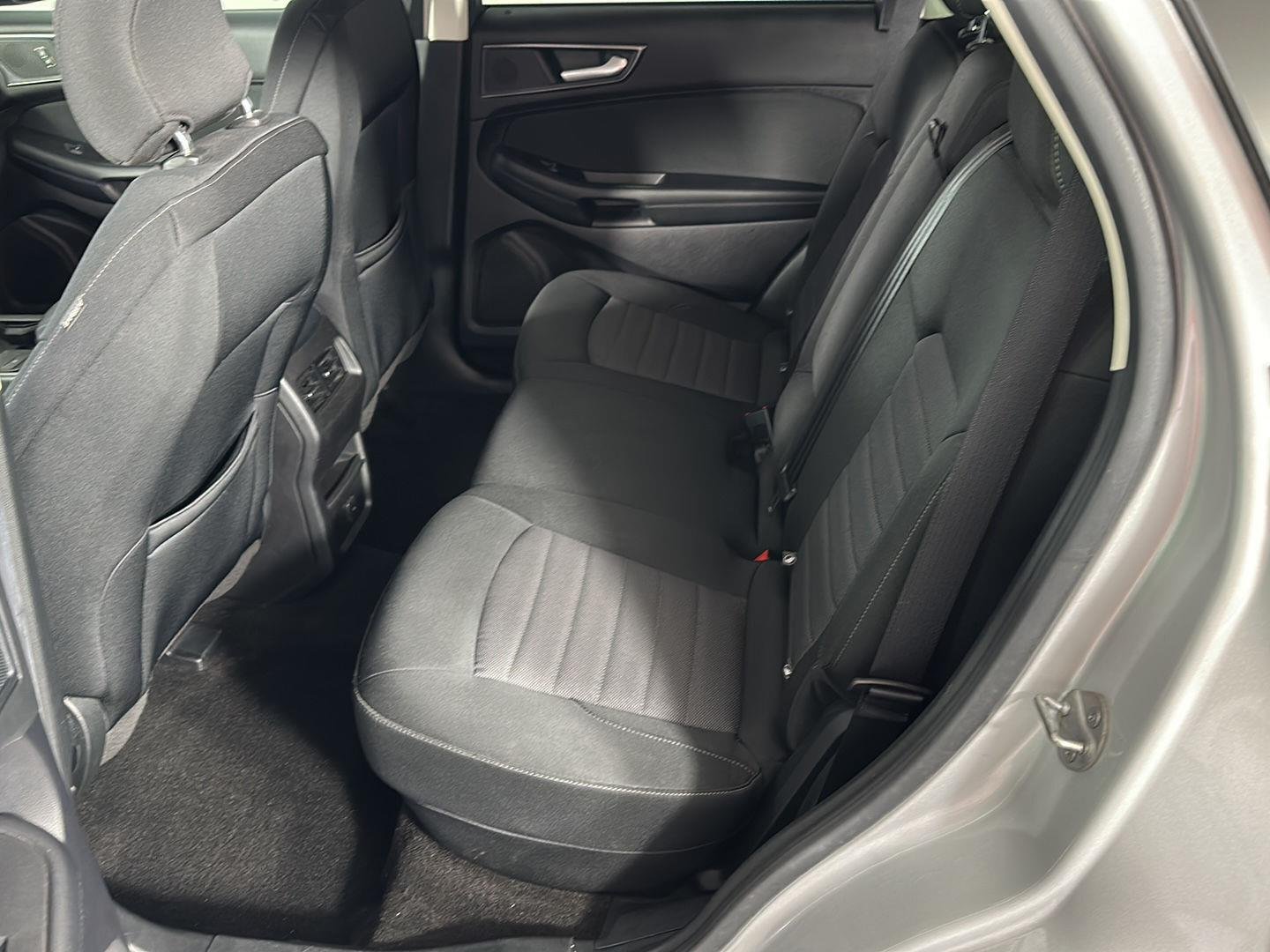 Used 2019 Ingot Silver Ford SE image 16