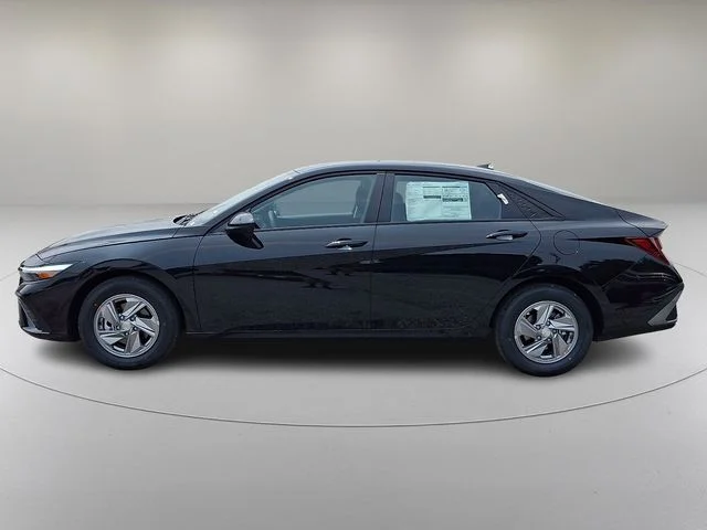 New 2026 Black Hyundai SE image 4