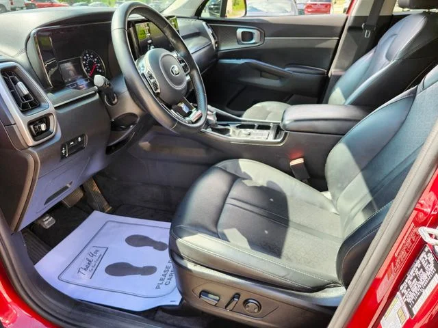 Used 2021 Red Kia S image 10