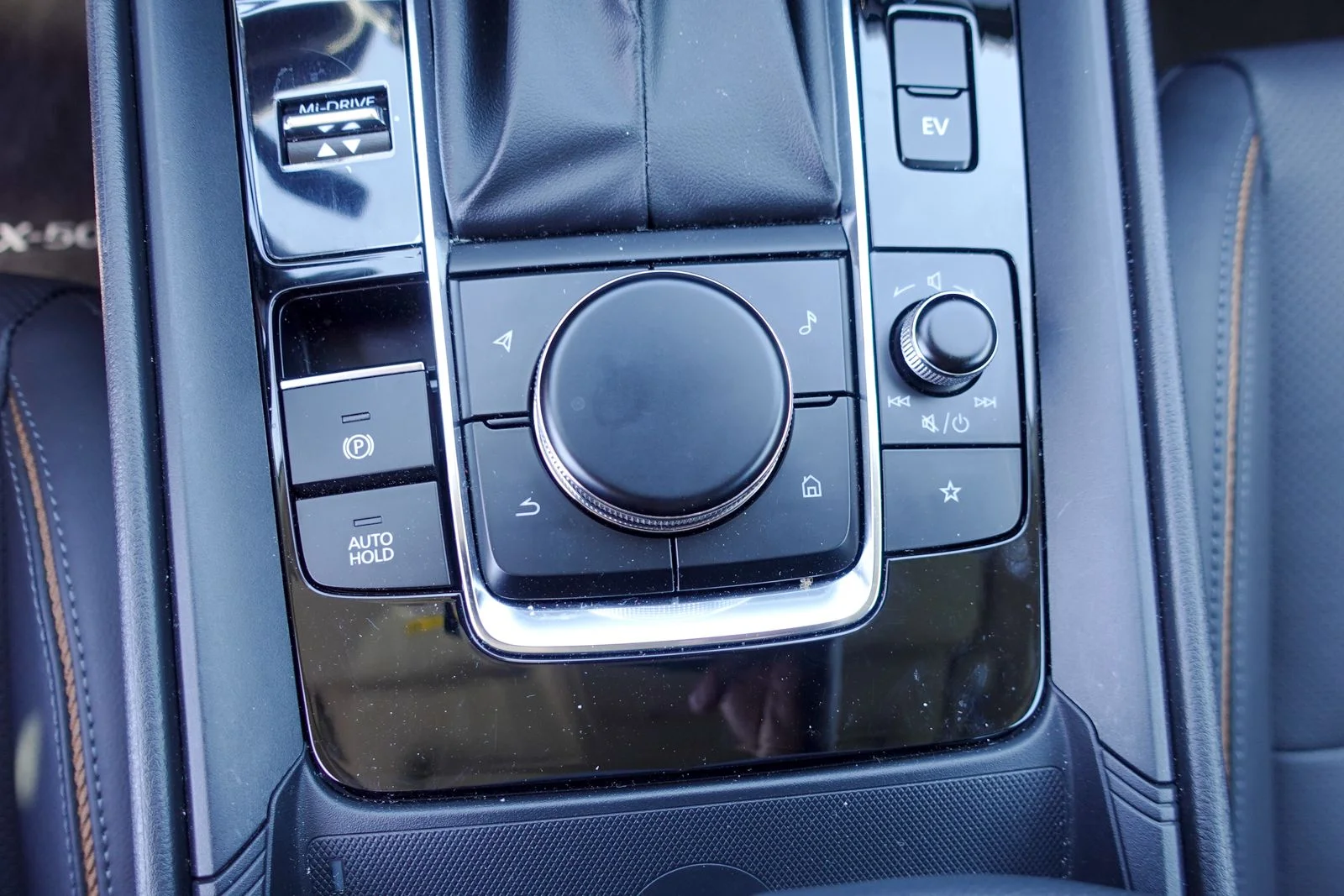 Certified Used 2025 Jet Black Mica Mazda Premium Plus image 25