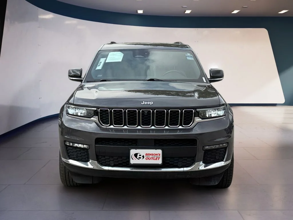Used 2023 Gray Jeep Limited image 8