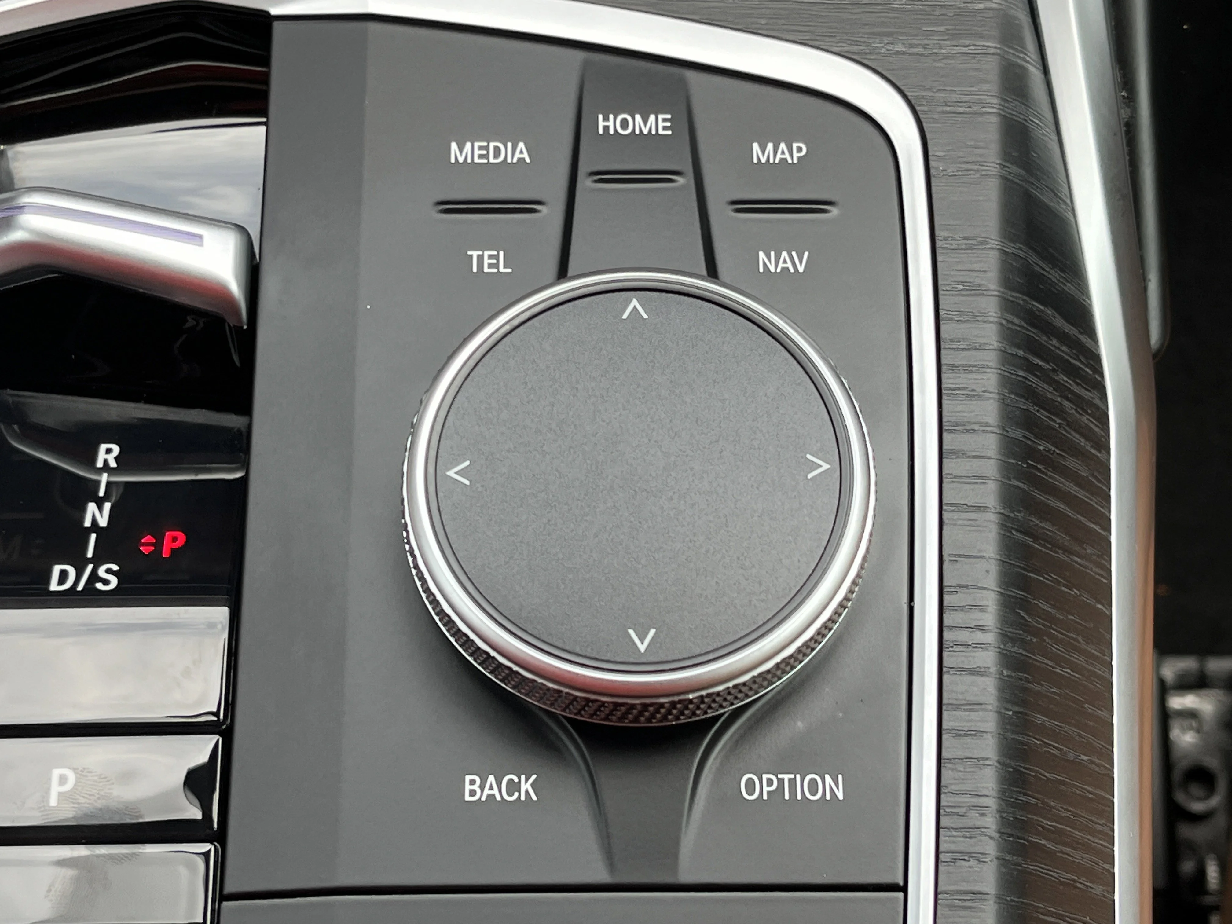 2025 BMW 3 Series 330i - Photo 8