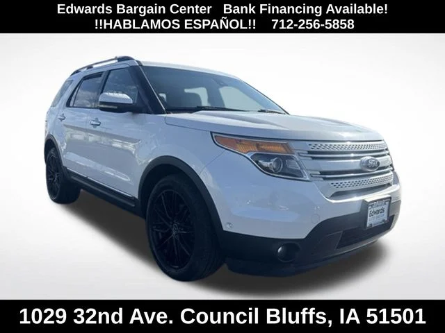 Used 2013 White Ford Limited image 1