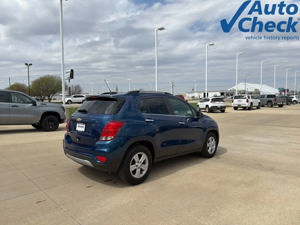 Used 2020 Blue Chevrolet LT image 5