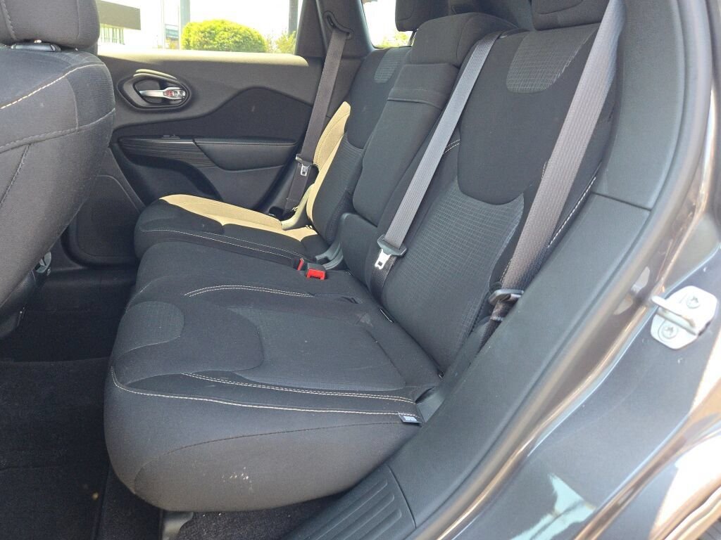 Used 2016 Gray Jeep Latitude image 16