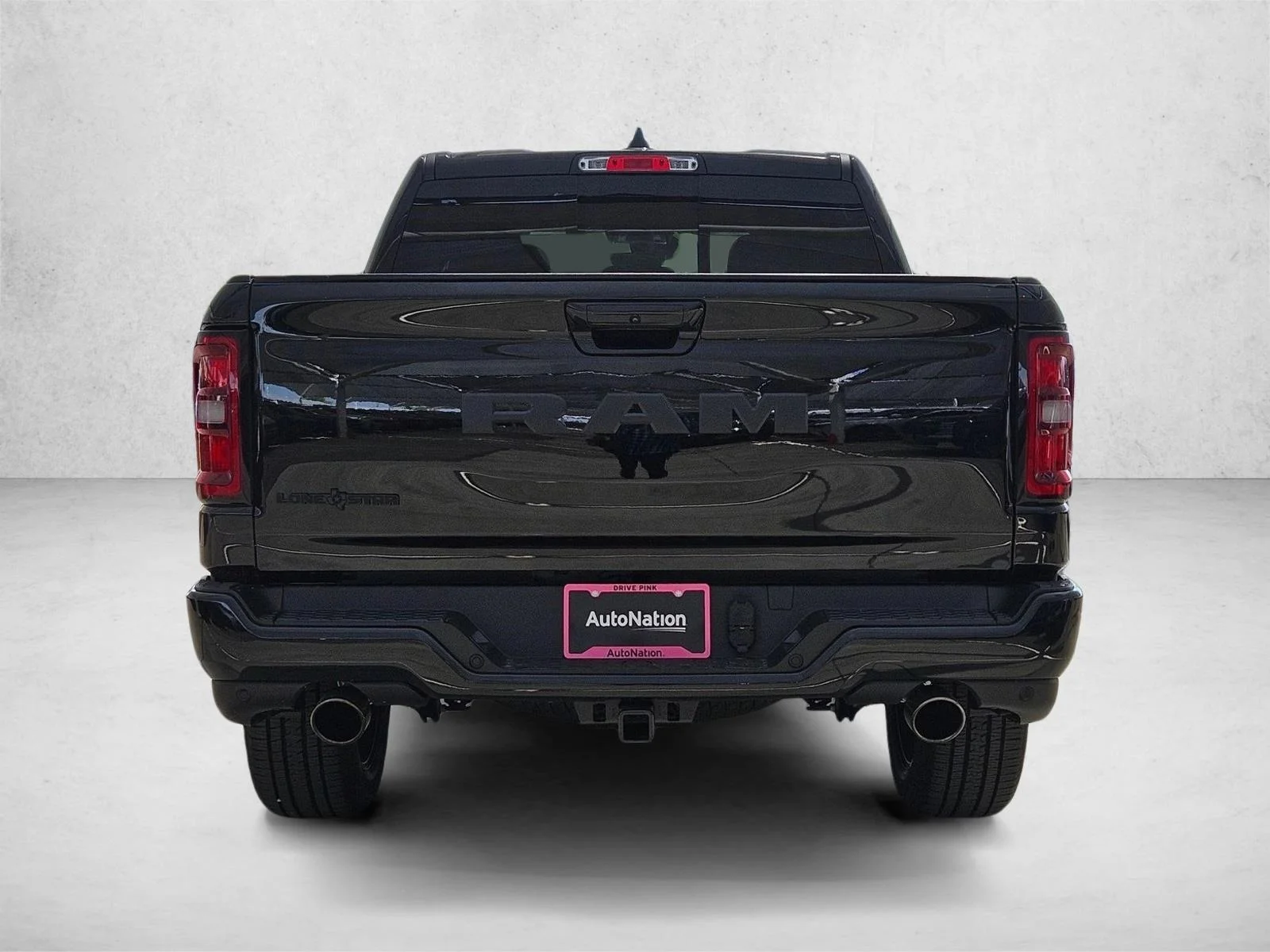 New 2026 Diamond Black Crystal Pearl-Coat Exterior Paint RAM Lone Star image 8