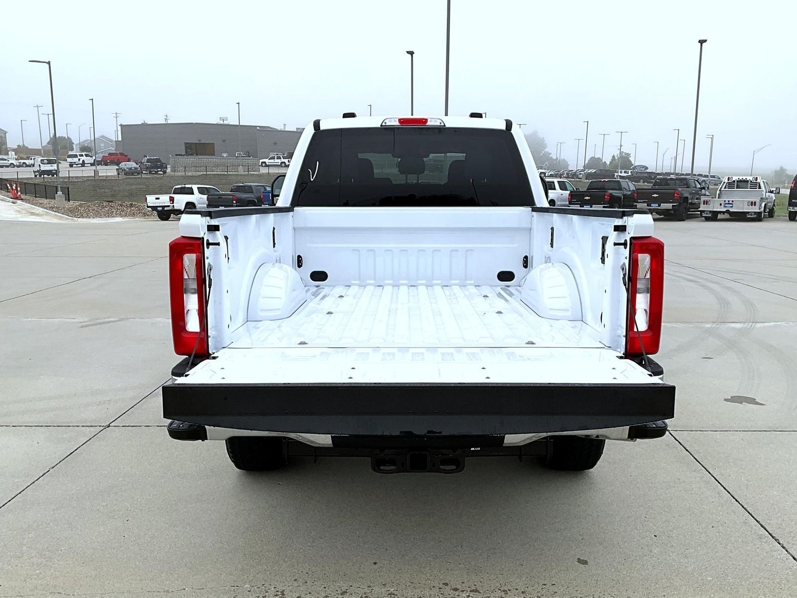 New 2026 Oxford White Ford XLT image 15