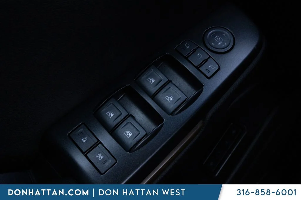 Used 2019 Black GMC Denali image 10