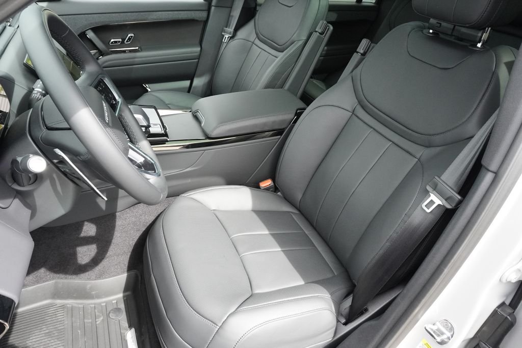 New 2026 Borasco Grey Land Rover SE image 20