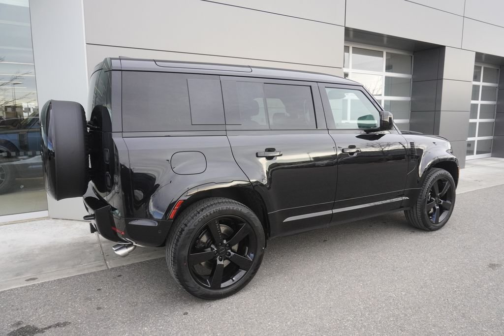 2026 Land Rover Defender V8 - Photo 4