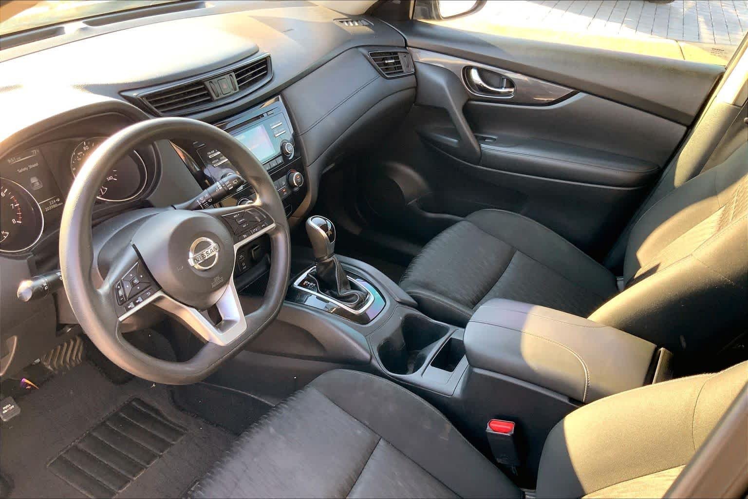 Used 2017 Magnetic Black Nissan S image 14