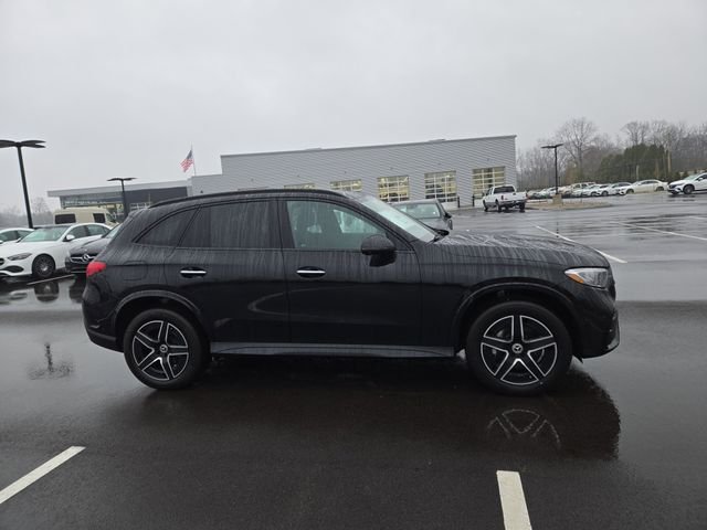 New 2026 Black Mercedes-Benz GLC300 image 2