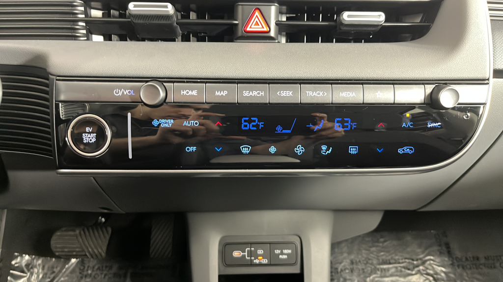 New 2026 Gray Hyundai SE image 32