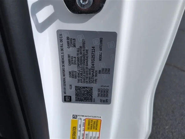 New 2026 Summit White GMC Pro image 56