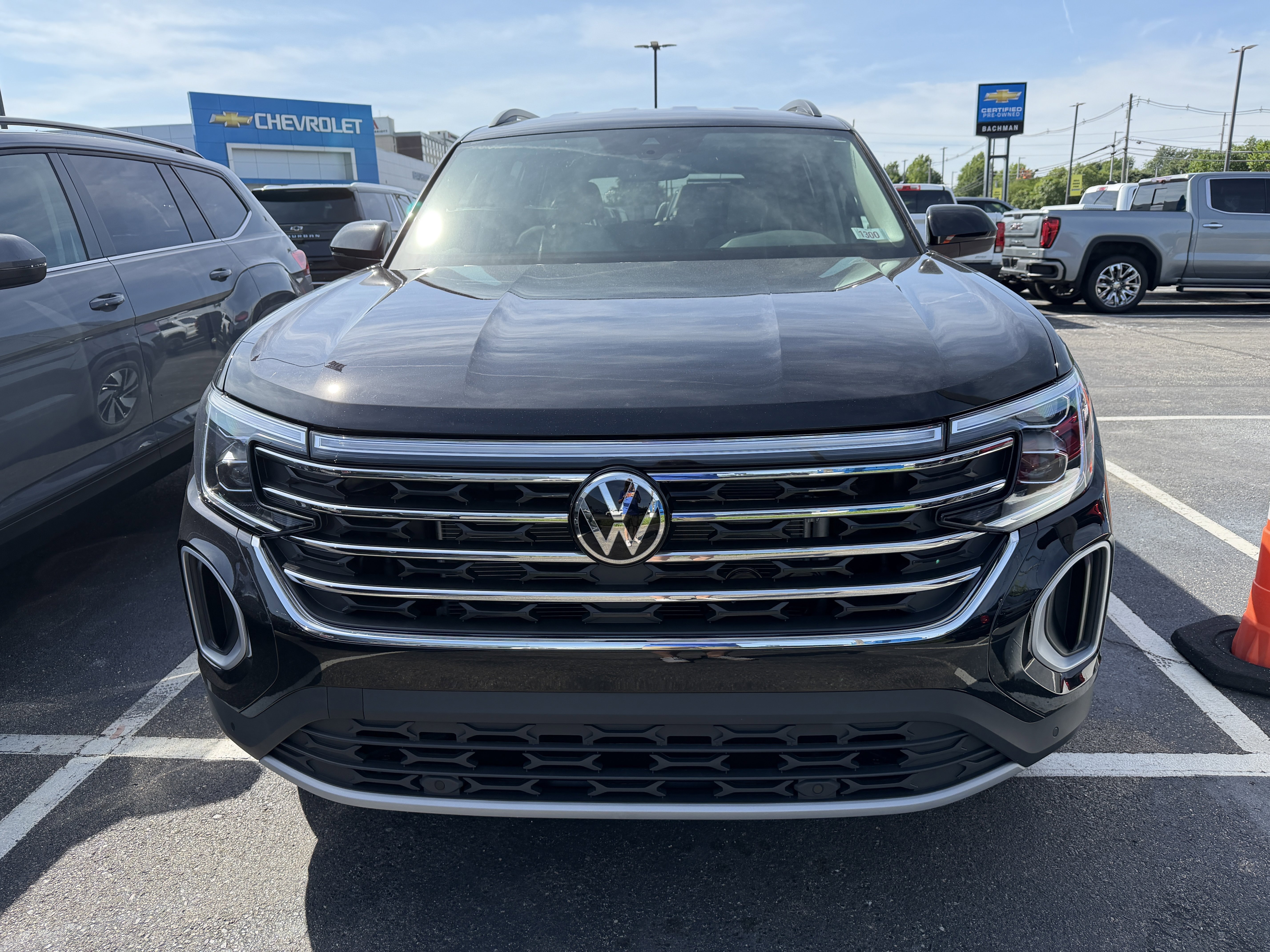 New 2026 Deep Black Pearl Volkswagen 2.0T SE w/Technology image 3