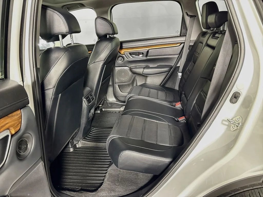 Used 2021 White Honda Touring image 21